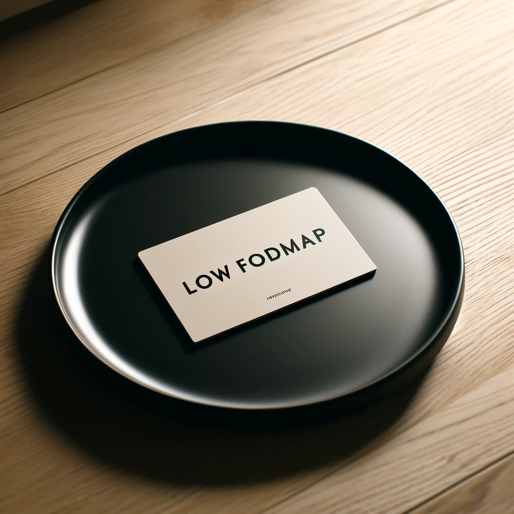 צלחת עם כיתוב LOW FODMAP